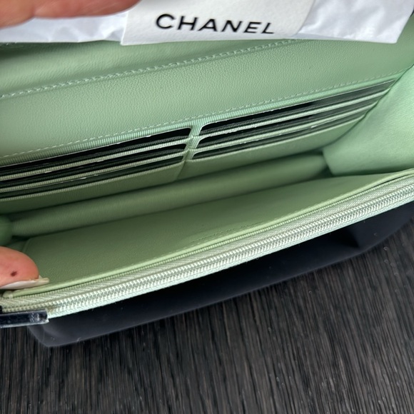 CHANEL CAVIAR QUILTED WALLET ON CHAIN (WOC) - Picture 6 of 7